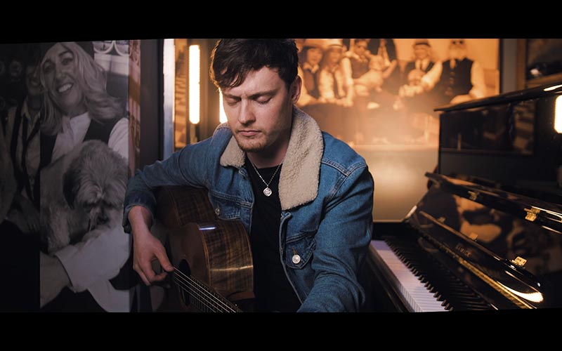 RYAN MCMULLAN ACOUSTIC MUSIC SESSION - GARRYS BARBER SHOP (HOLYWOOD COUNTY DOWN)